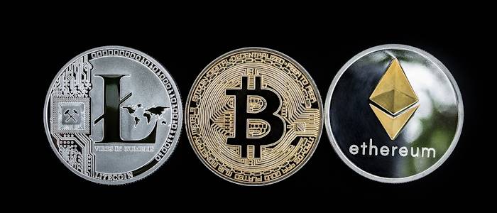 Tinder Betrüger handeln angeblich oft mit Kryptowährungen wie Bitcoin oder Ethereum.