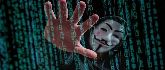 Verschiedene Methoden der Betrüger beim Tinder Scam.