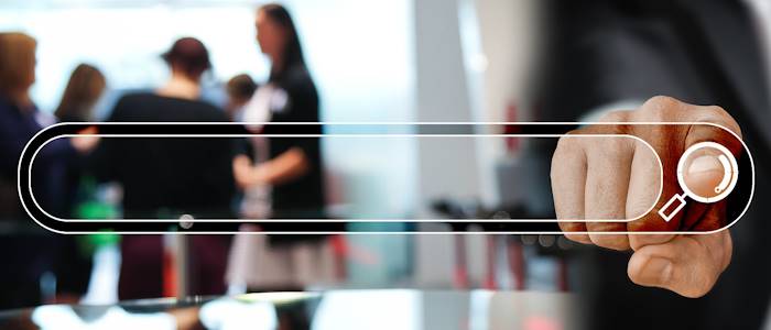 Detektive helfen bei der Personenfahndung.