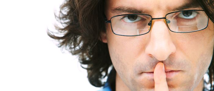 Privatdetektive ermitteln bei Verleumdung durch den alten Arbeitgeber.