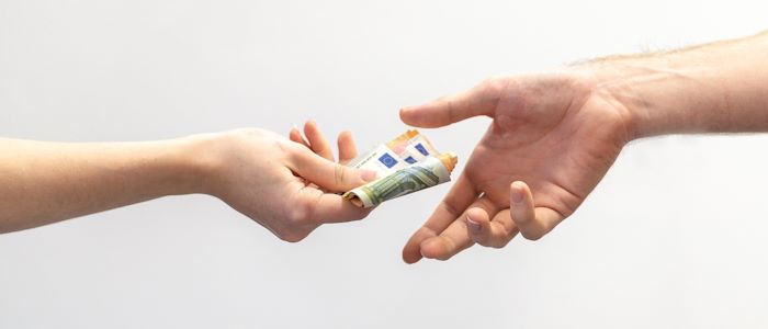 Vorsicht wenn Sie für ein Jobangebot Geld bezahlen sollen.