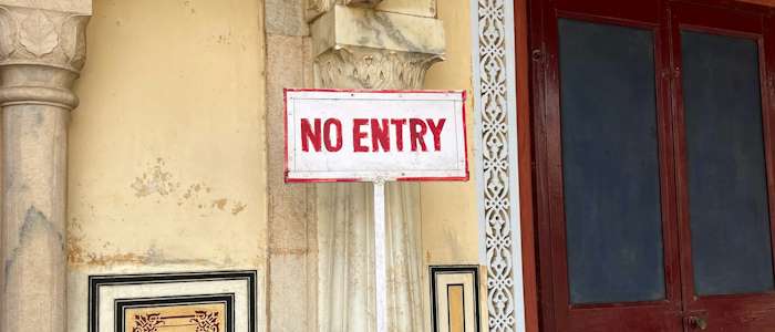 Dürfen Sie nicht in seine Wohnung kommen?