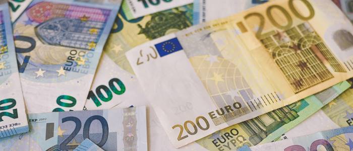 Catfishing Betrüger erkennt man daran, dass sie über kurz oder lang Geld fordern.